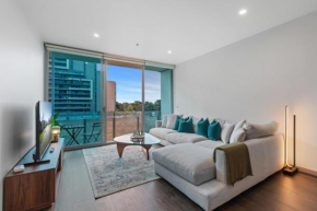 Pristine 2-Bed by Albert Park with Pool & Gym
